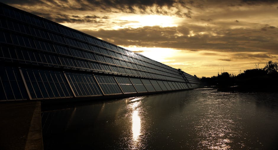 What Can A 2000 Watt Solar Panel Run?